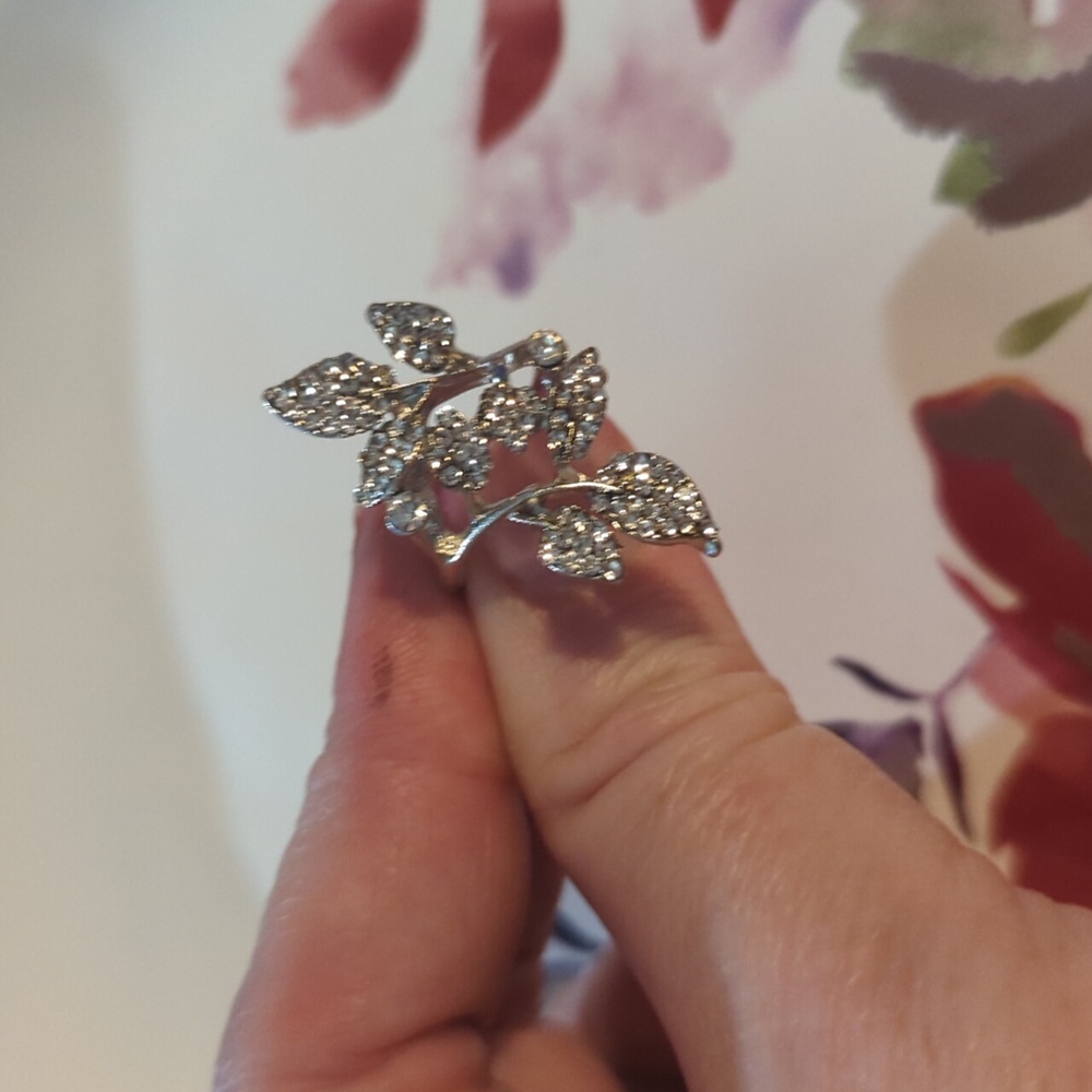Cubic zirconia leaf wrap ring